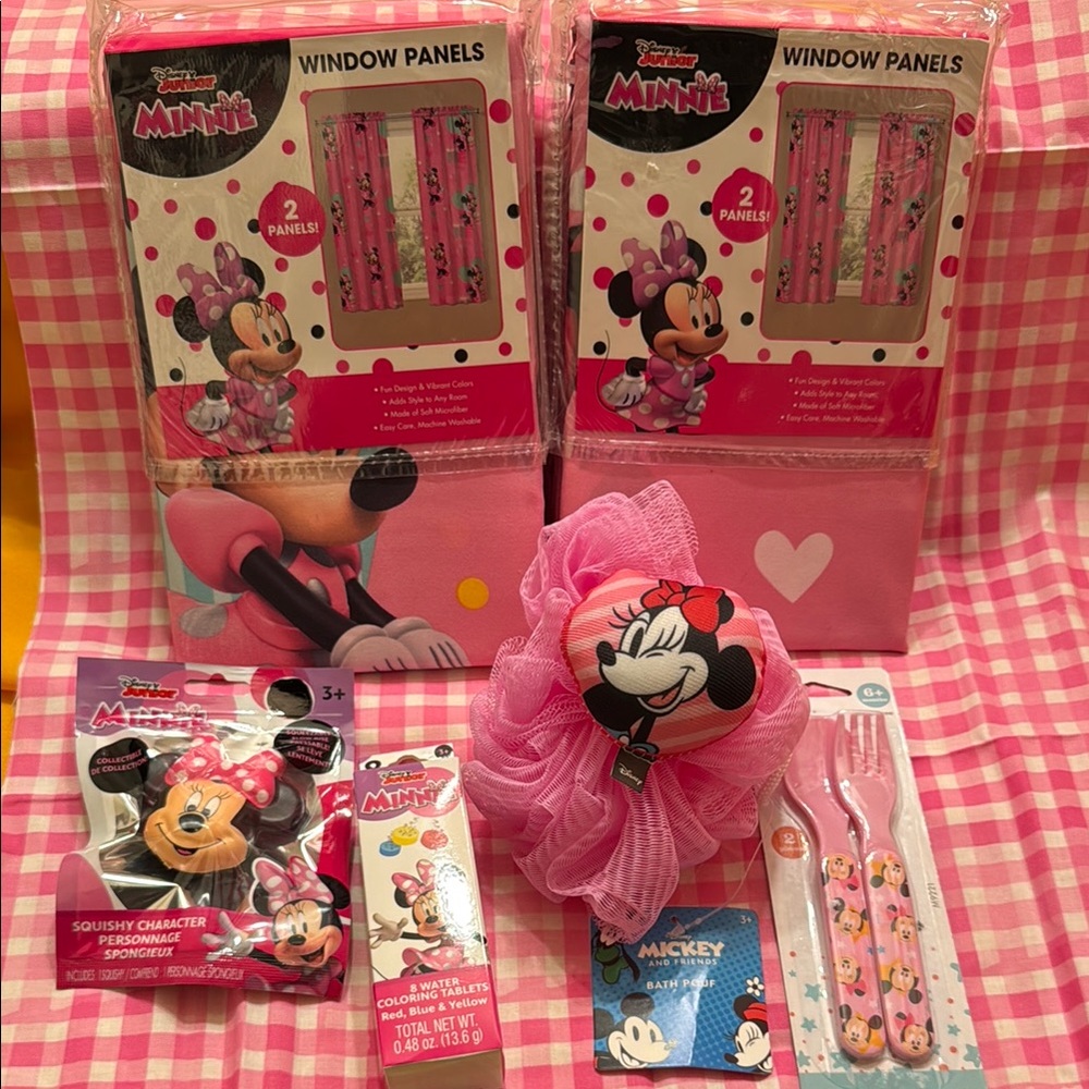 Disney Minnie Mouse Pink Window Panels Set